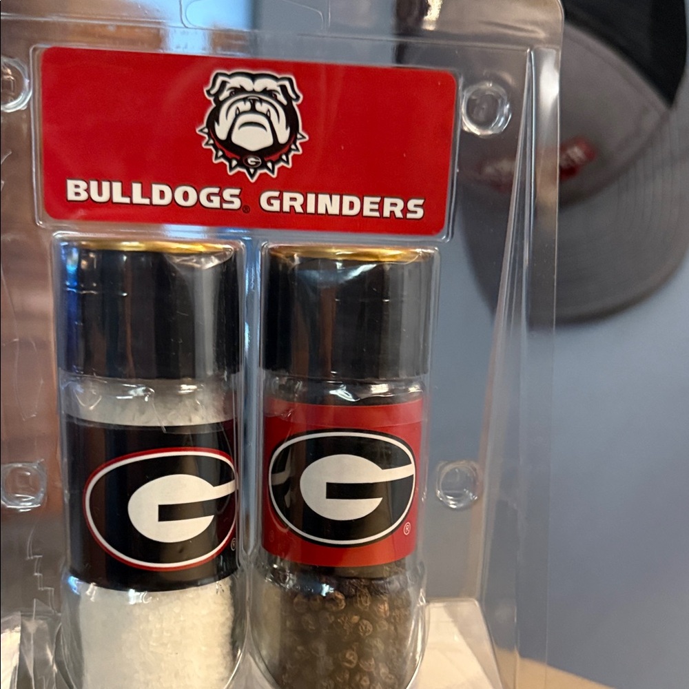 University Georgia Bulldogs NCAA Grinders Set Salt & Pepper